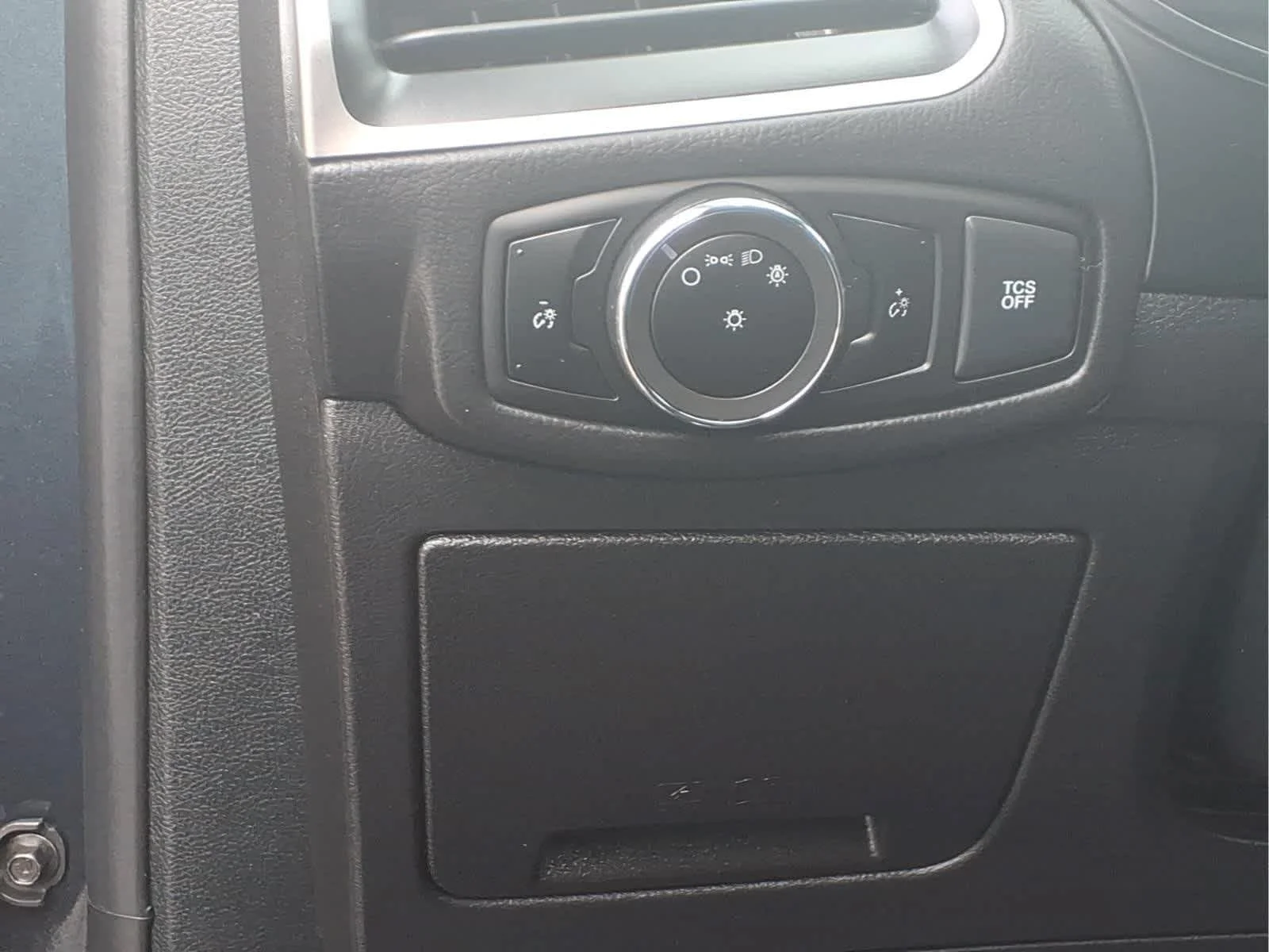 Used 2024 Stone Blue Ford SE image 13