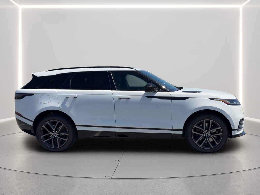 New 2026 Fuji White Land Rover P250 Base image 4