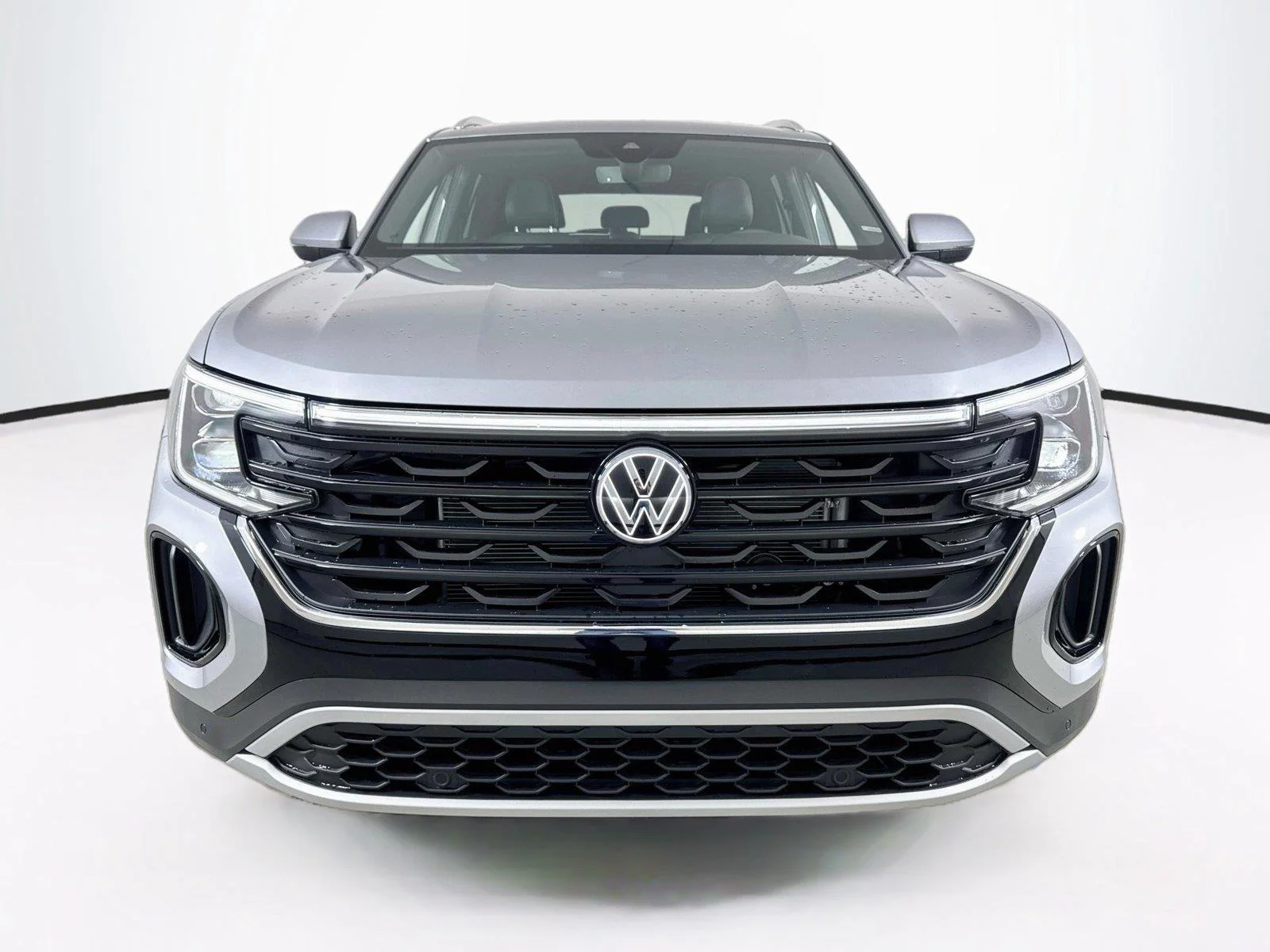 New 2026 Silver Mist Metallic Volkswagen 2.0T SE w/Technology image 4