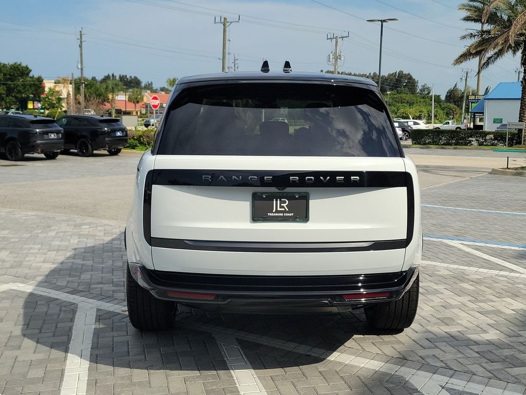 New 2026 Fuji White Land Rover SE image 4
