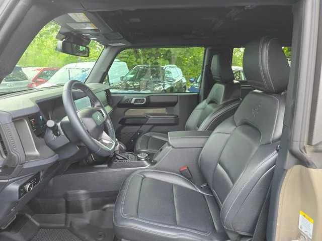 Used 2025 Gray Ford Badlands image 20