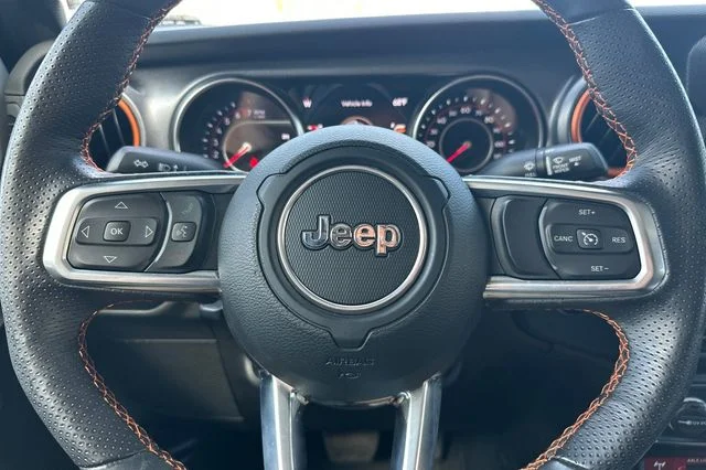 Used 2021 White Jeep Mojave image 22