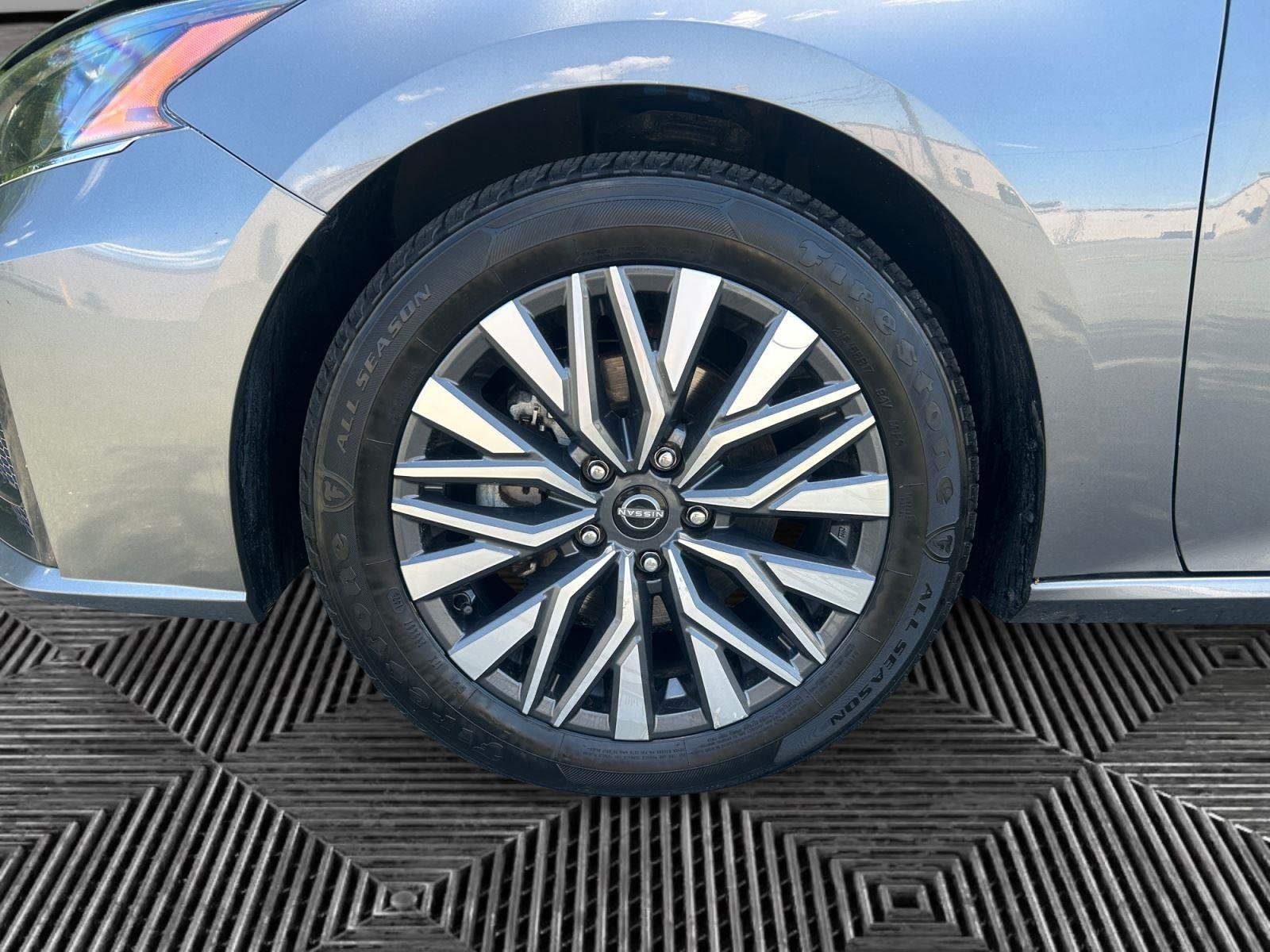 Used 2024 Gun Metallic Nissan 2.5 SV image 14