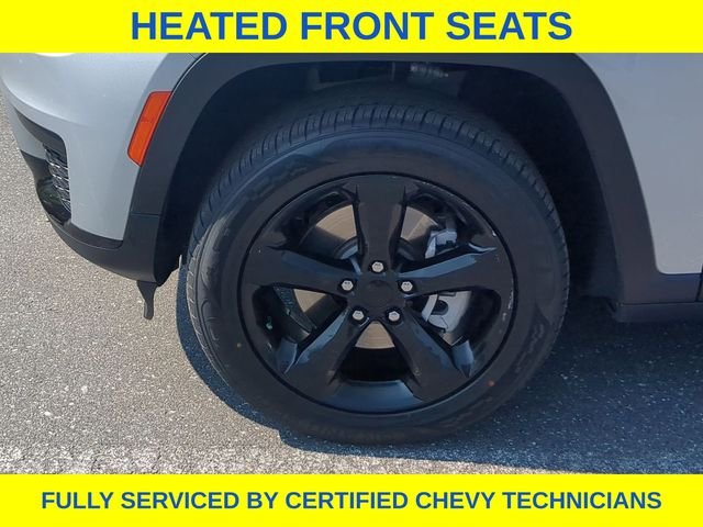 Used 2024 Silver Jeep Altitude X image 17