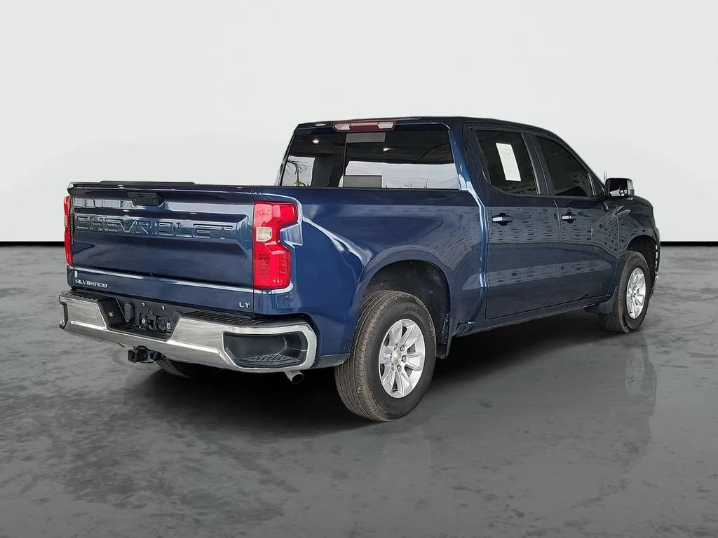 Used 2022 Northsky Blue Metallic Chevrolet LT image 2