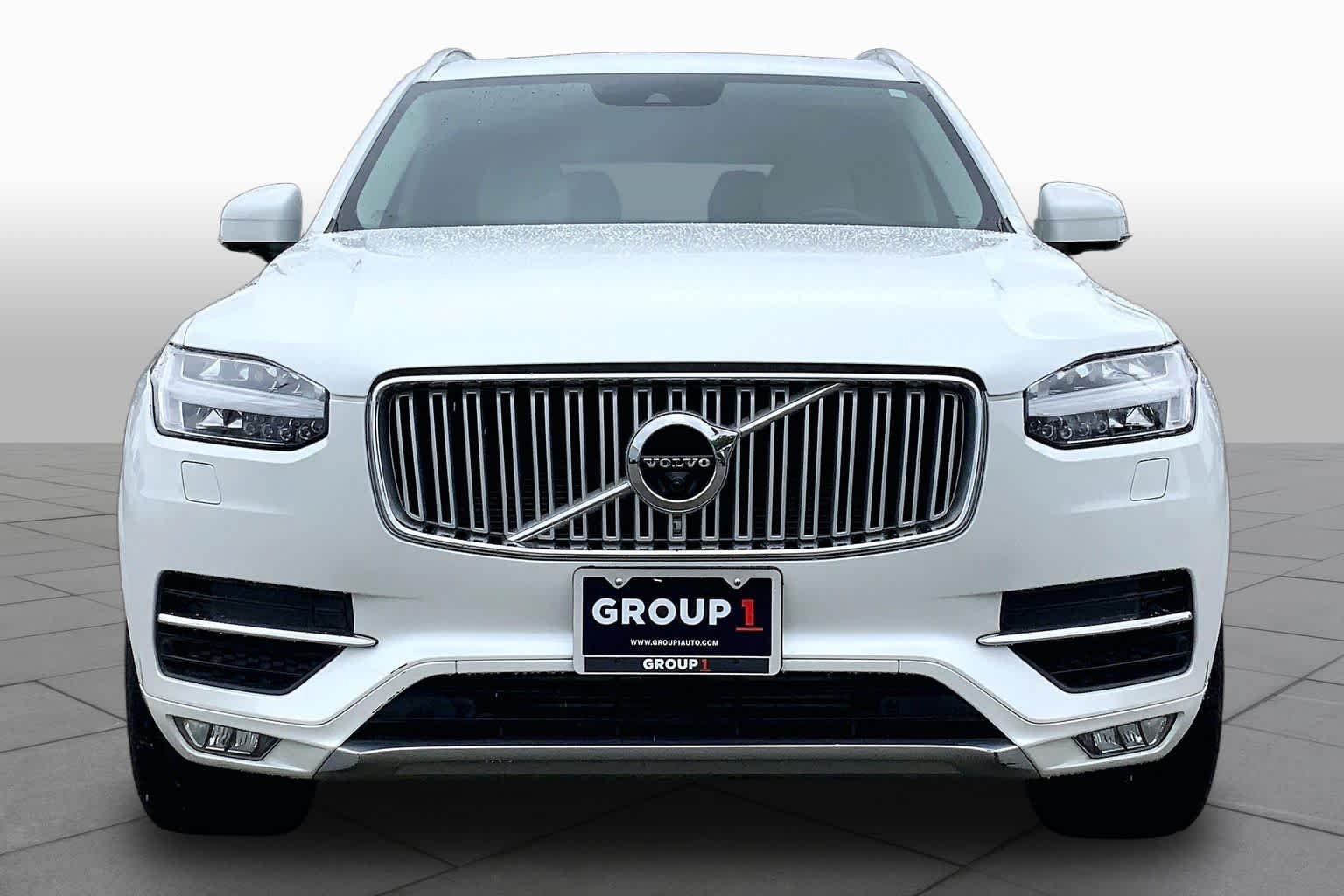 Used 2018  Volvo Inscription image 4