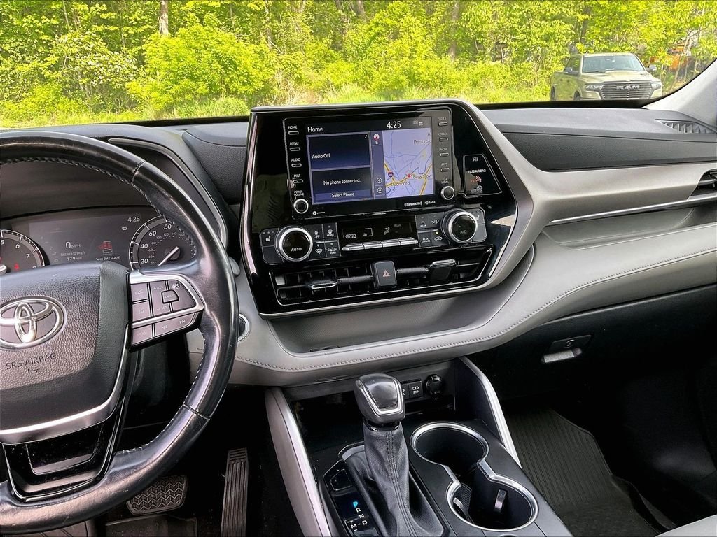 Used 2020 Blue Toyota XLE image 19