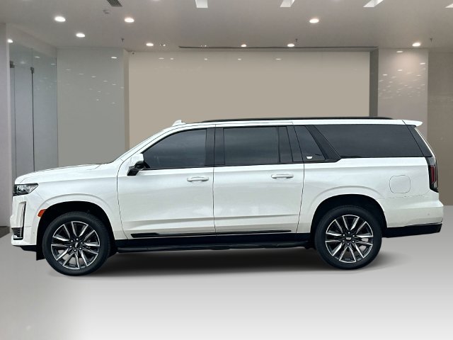 Used 2022 White Cadillac Sport image 2