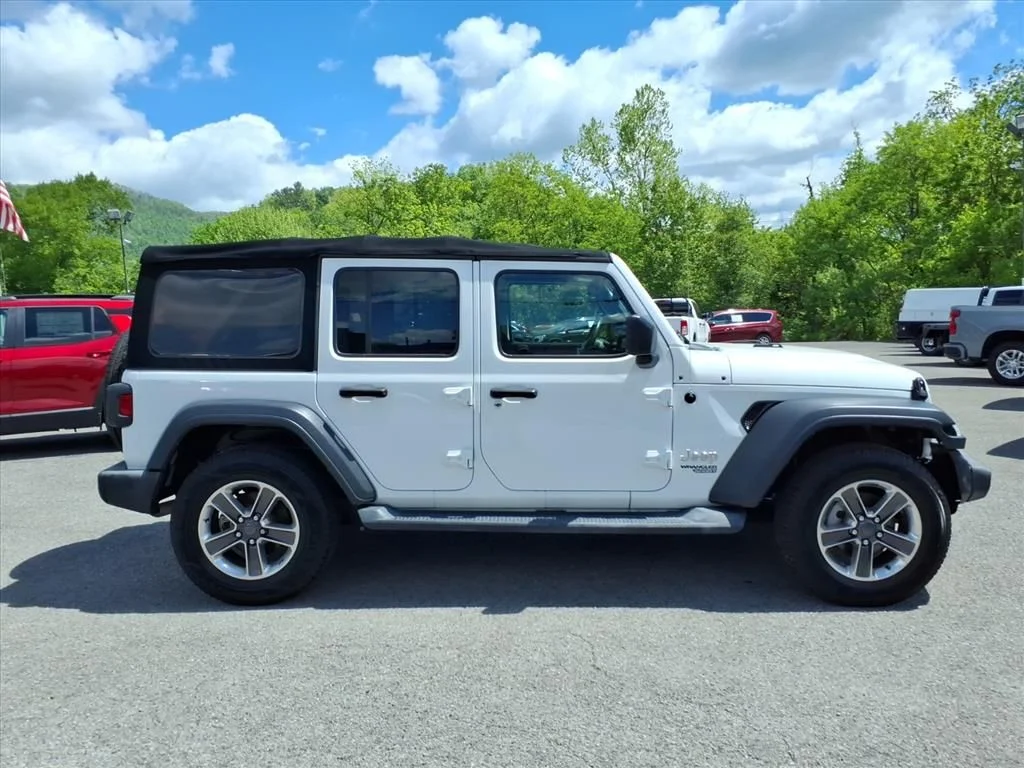 Used 2018 White Jeep Unlimited Sport S image 7
