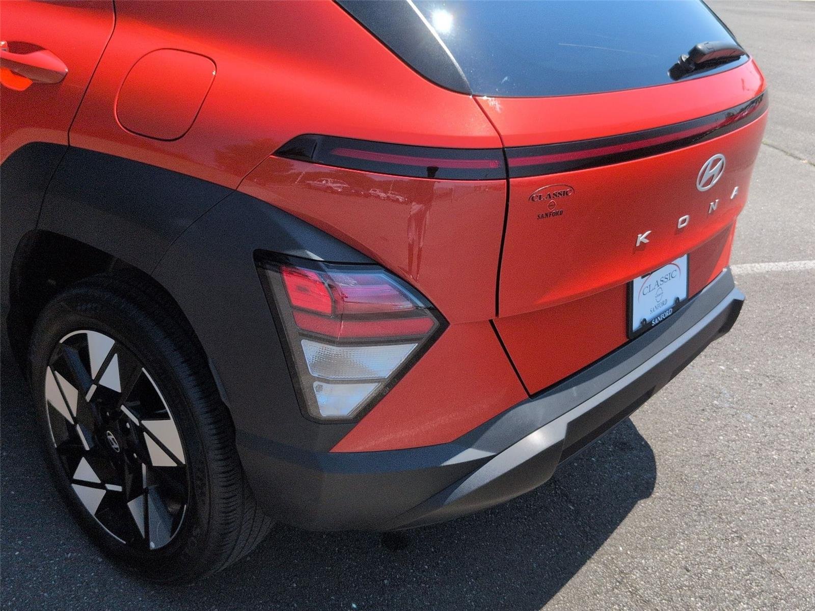 Used 2025 Soultronic Orange Pearl Hyundai SEL image 12