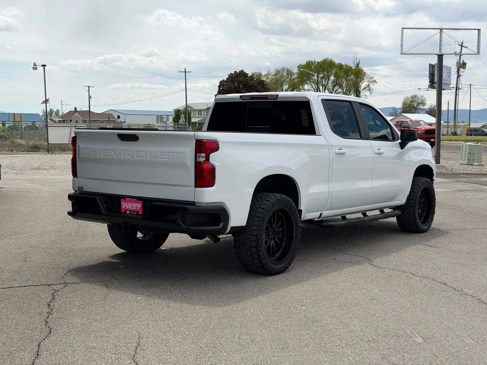 Used 2022 White Chevrolet LT image 7