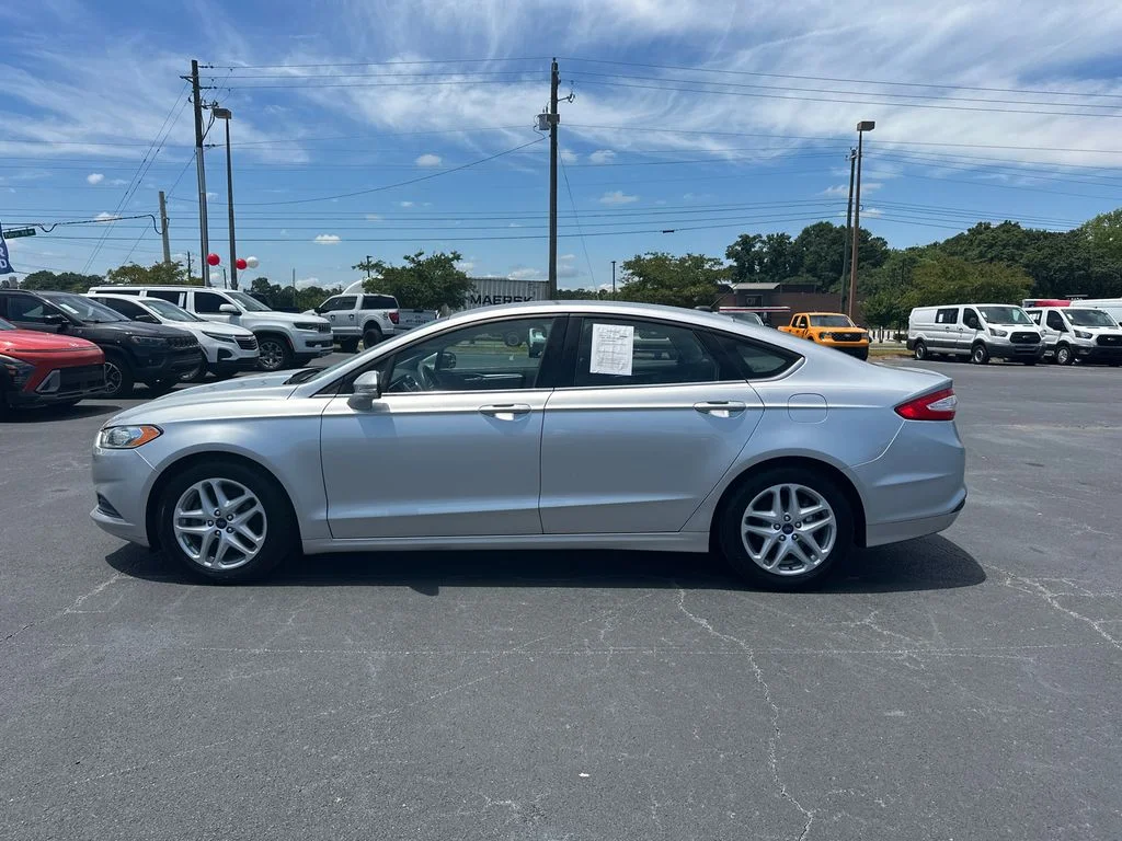 Used 2015 Silver Ford SE image 4
