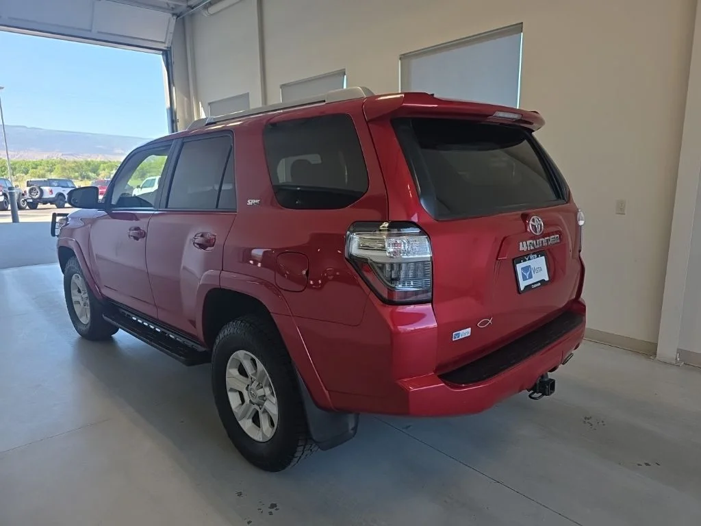 Used 2016 Barcelona Red Metallic Toyota SR5 image 5