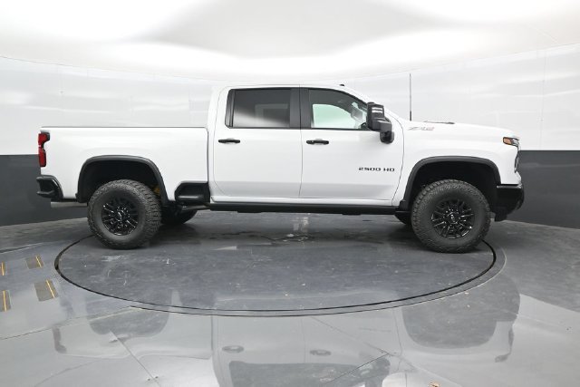 2026 Chevrolet Silverado 2500 HD ZR2 - Photo 8