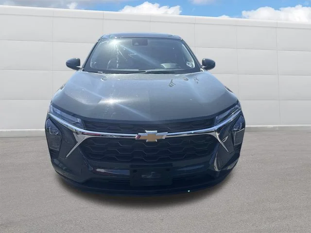Used 2025 Gray Chevrolet LS image 12