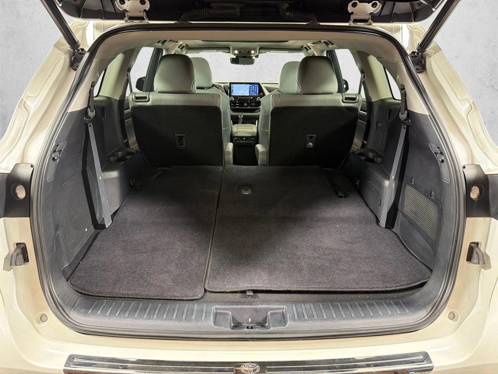 Certified Used 2021 Blizzard Pearl Toyota Platinum image 20