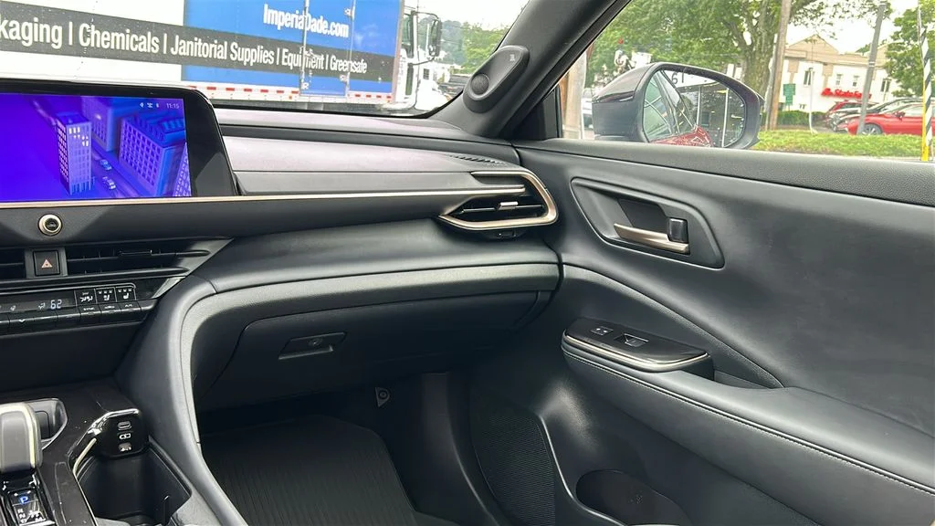 Used 2025 Red Toyota Platinum image 25