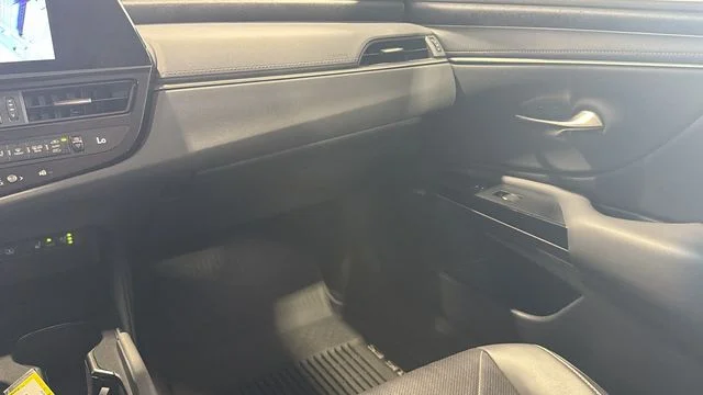 Used 2023 White Lexus 350 Luxury image 18