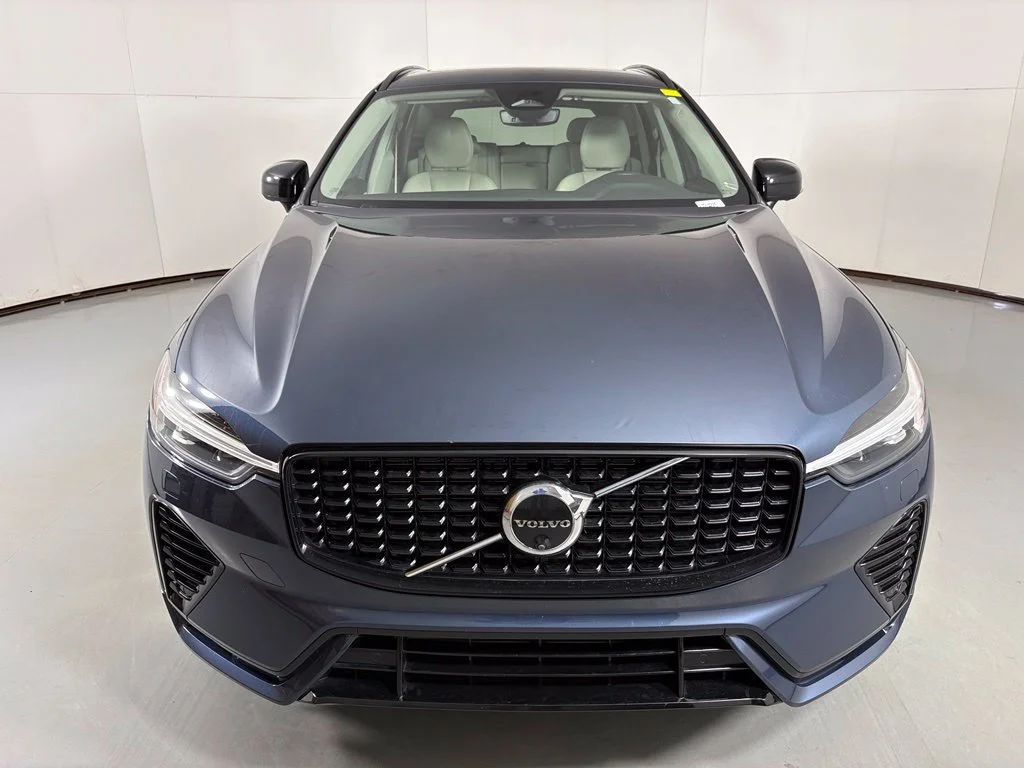 Used 2024 Blue Volvo T8 Plus Dark Theme image 3
