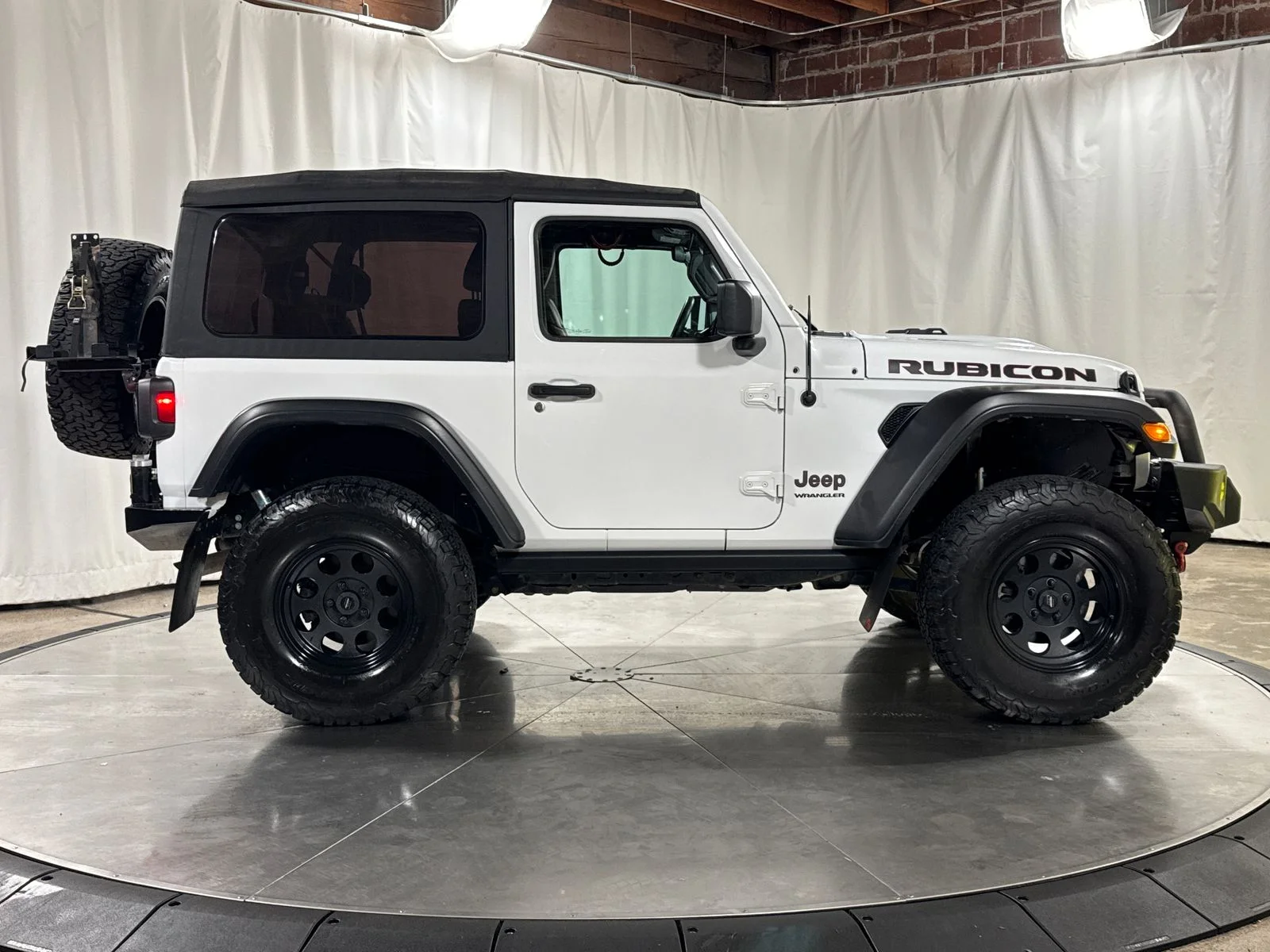 Used 2020 White Jeep Rubicon image 9