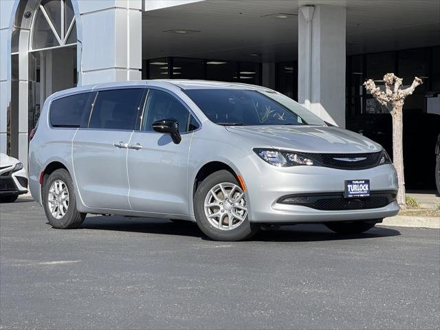 Silver Mist Clearcoat 2026 Chrysler Voyager LX FWD Minivan Front-Wheel Drive 9-Speed Automatic
