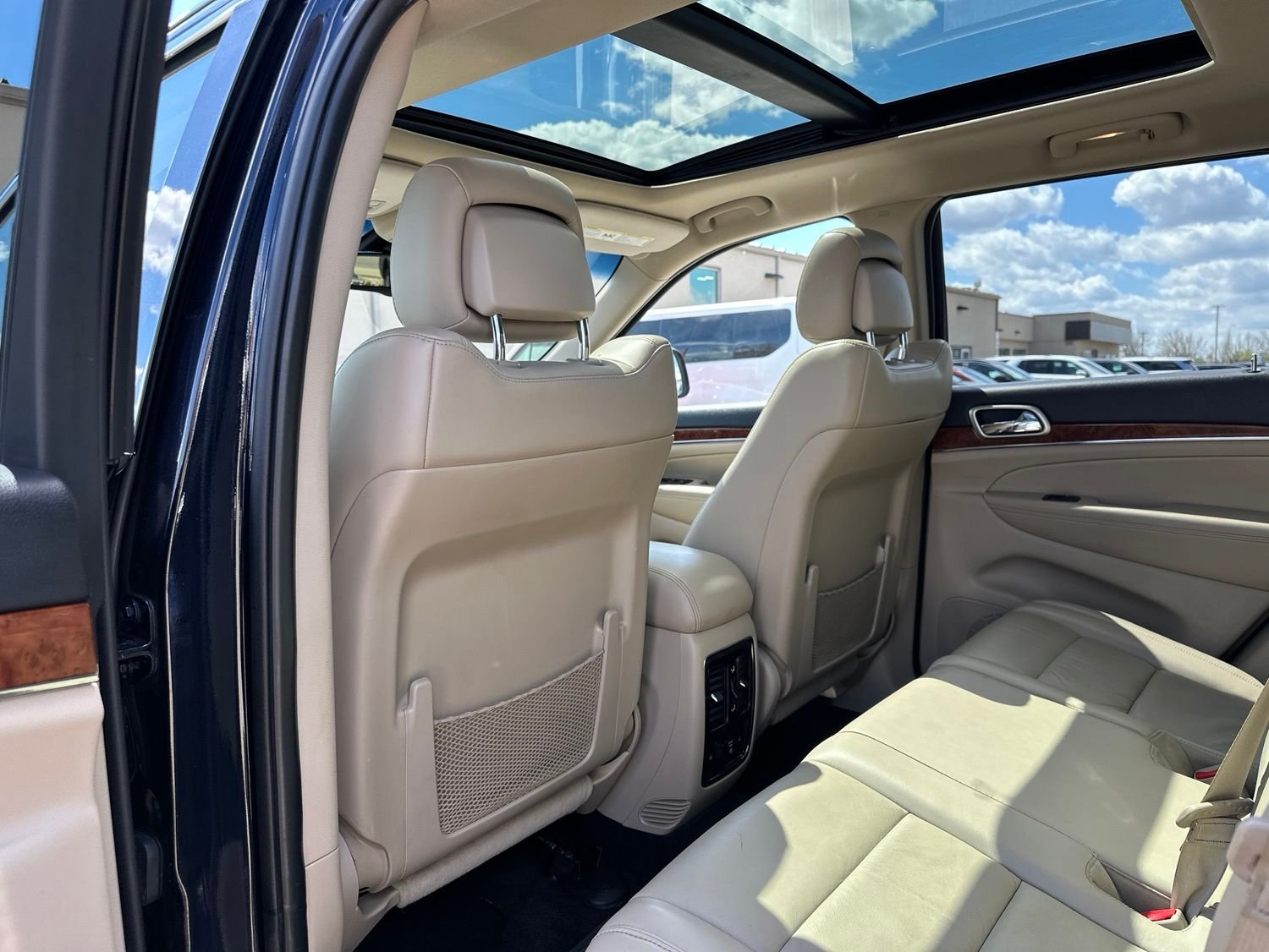 Used 2011 Black Jeep Limited image 20