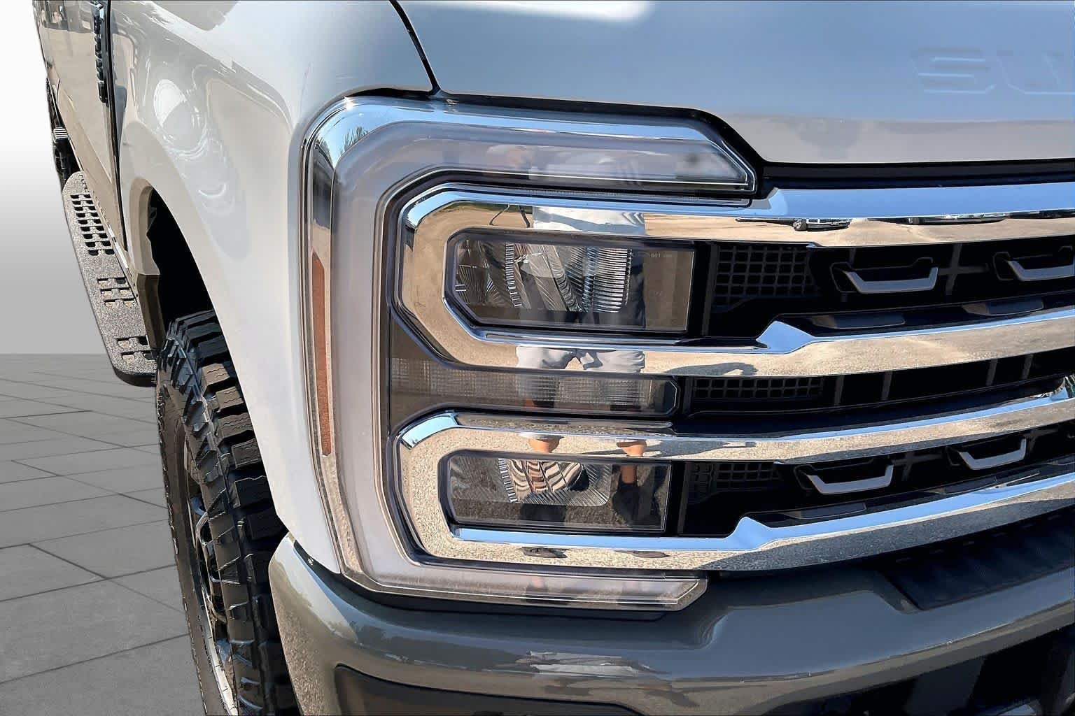 New 2026 Star White Metallic Tri-Coat Ford F-250® King Ranch® image 13
