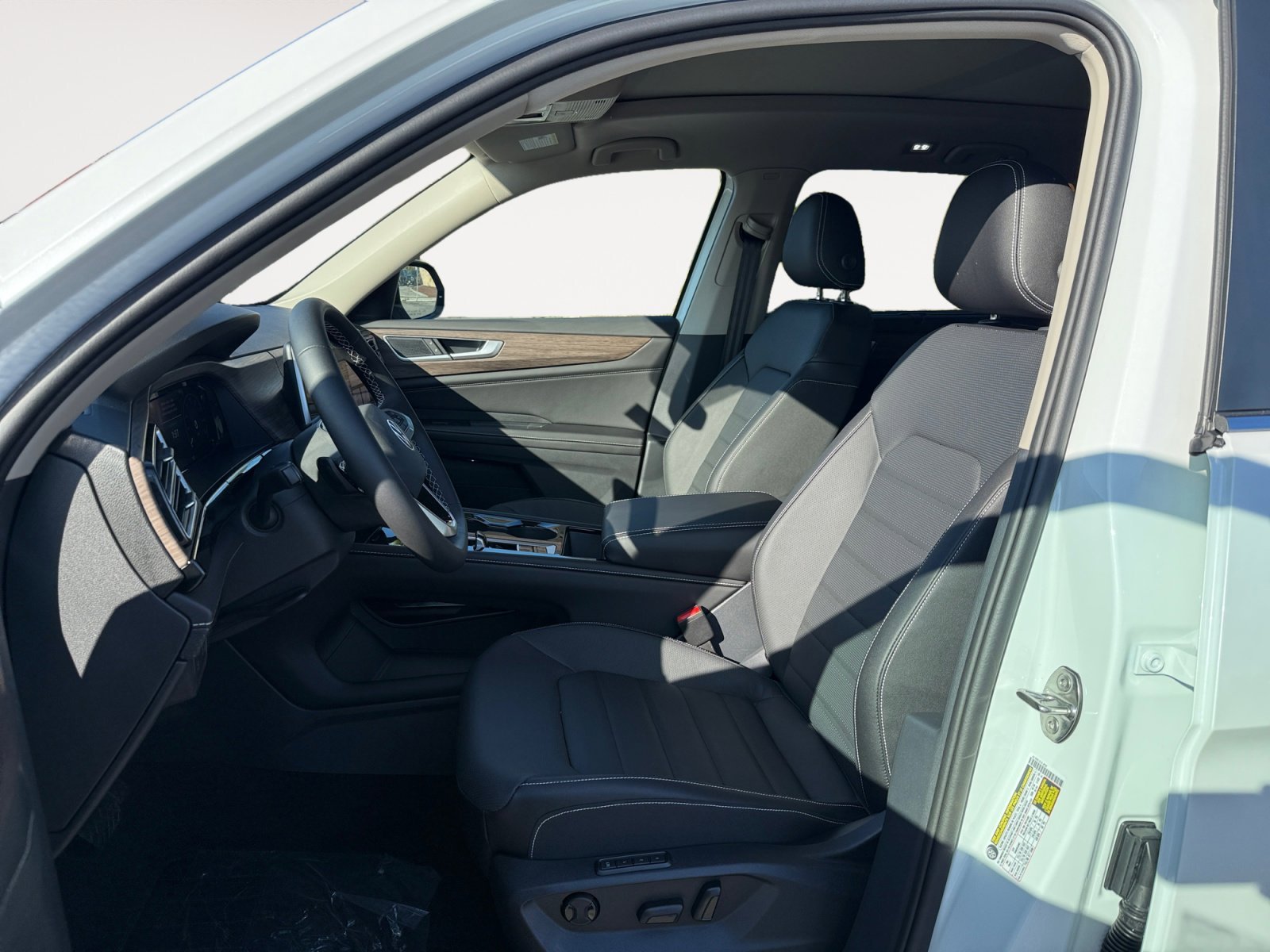 New 2026 Opal White Pearl Volkswagen 2.0T SEL image 10