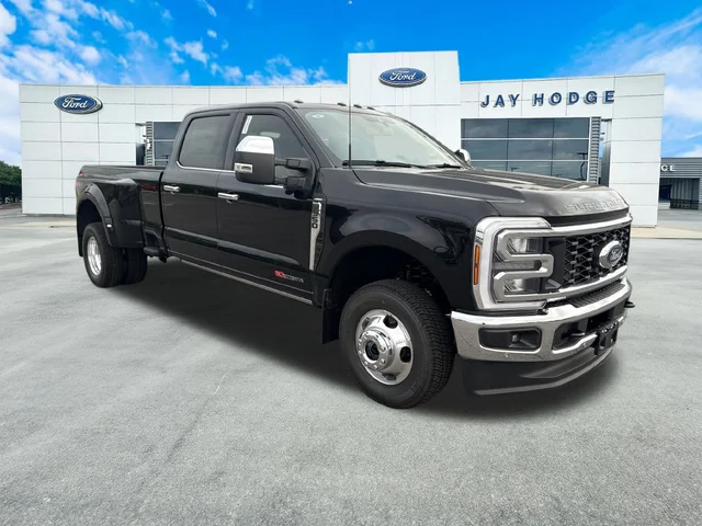2026 Ford Super Duty F-350® Lariat®