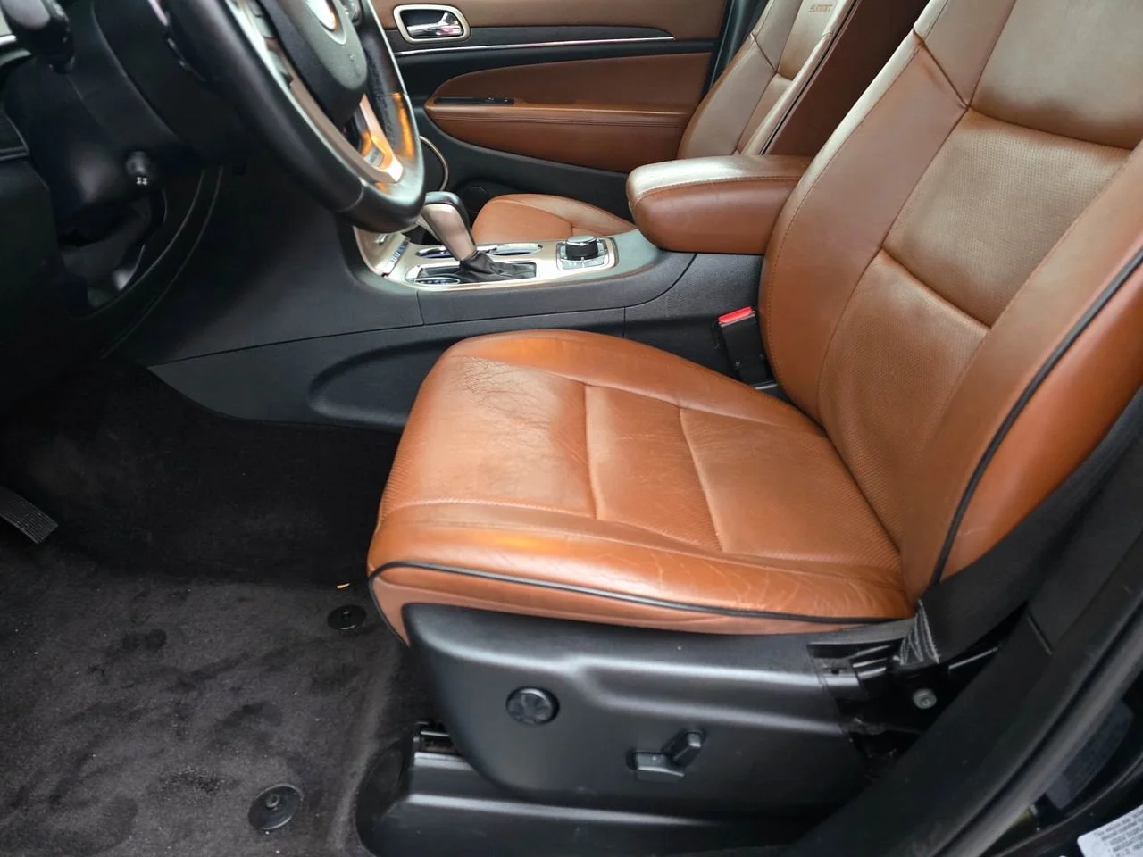 Used 2017 Black Jeep Summit 4x4 image 9