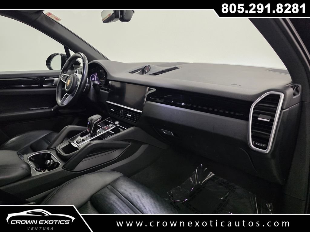 Used 2022  Porsche Base image 14