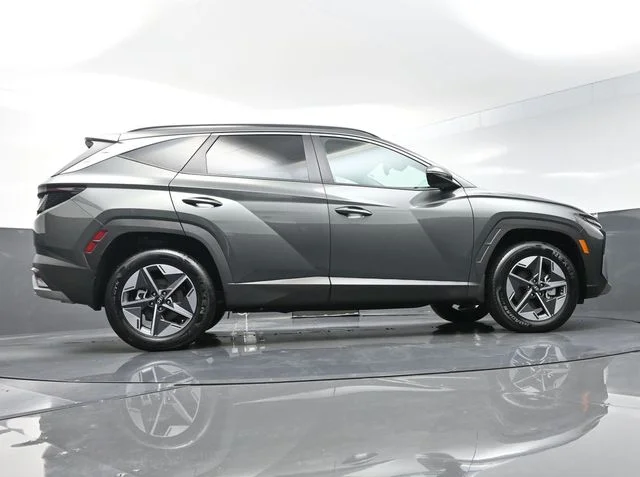 Used 2025 Gray Hyundai SEL Convenience image 40