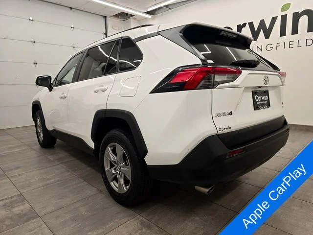 Used 2025 Ice Toyota XLE image 3