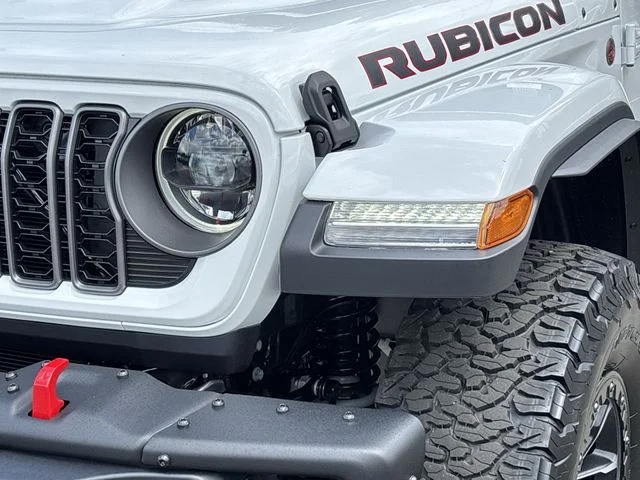 New 2025 Bright White Clear-Coat Exterior Paint Jeep Rubicon X image 17