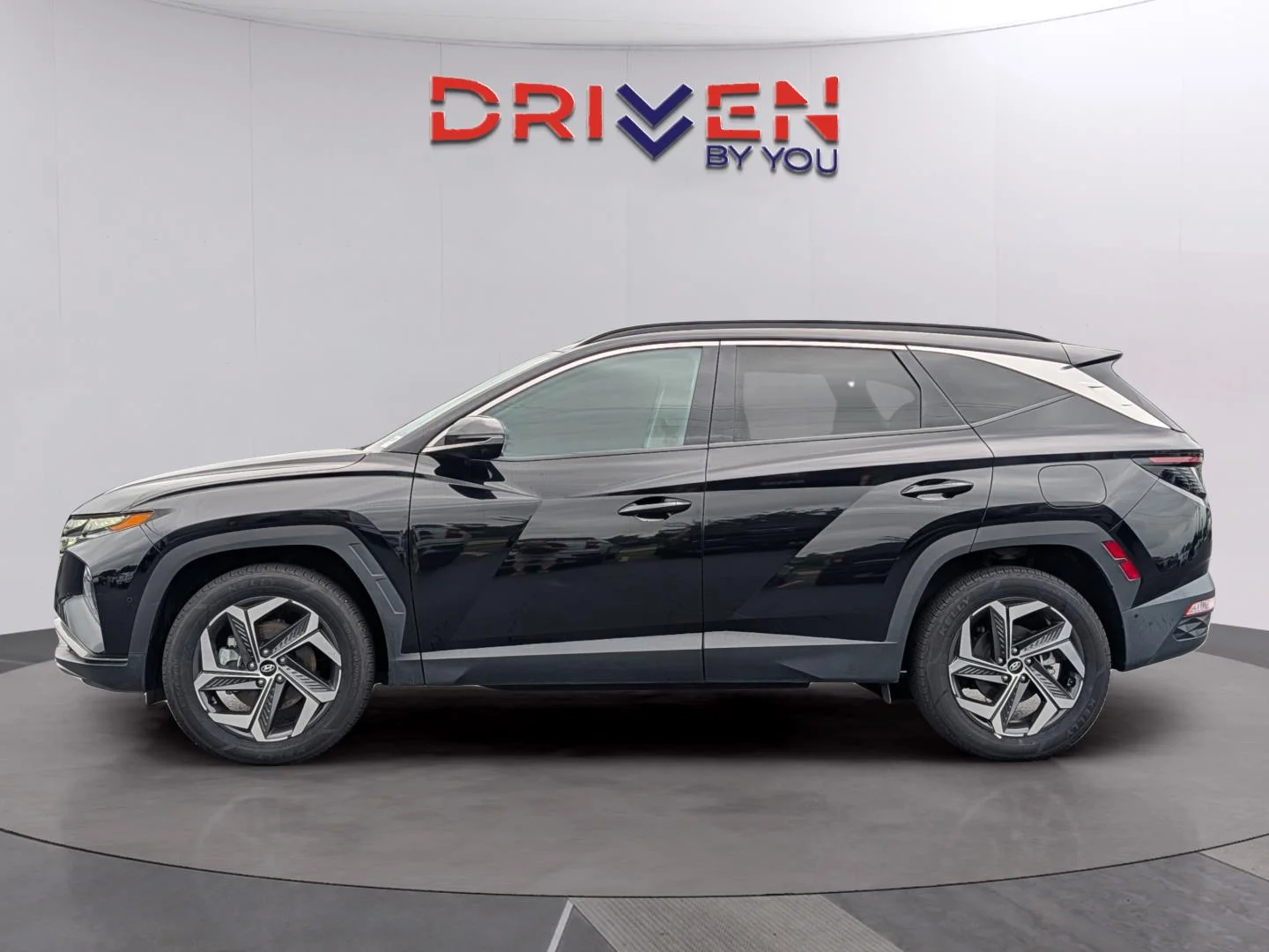 Used 2024 Black Pearl Hyundai Limited image 2