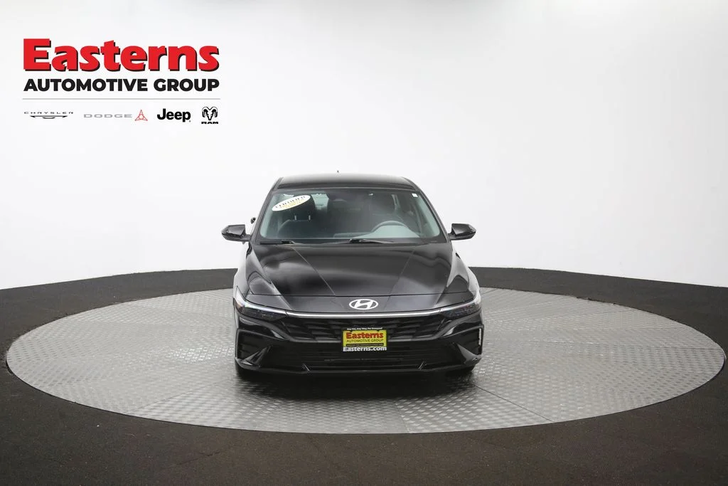 Used 2025 Black Hyundai SE image 49