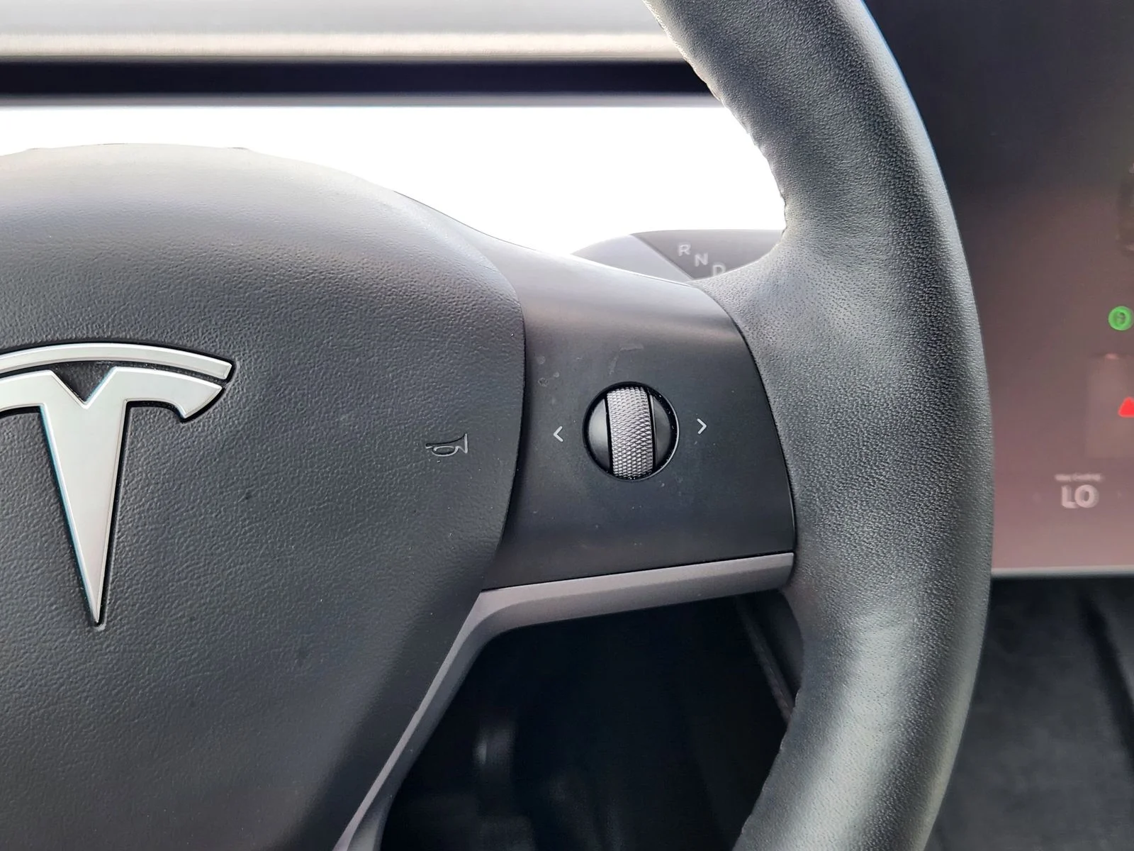 Used 2022 White Tesla Long Range image 25