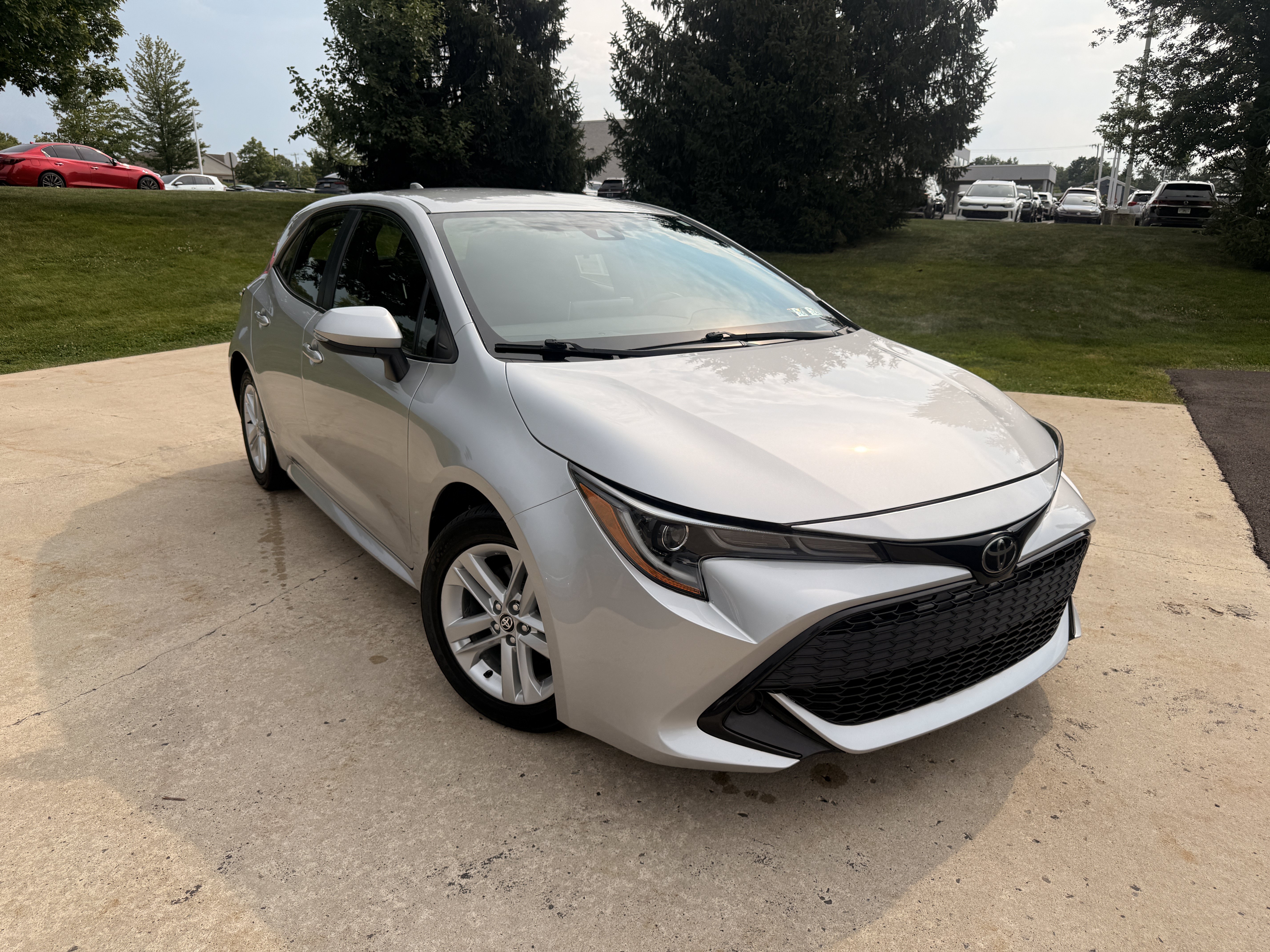 Used 2020  Toyota  image 2