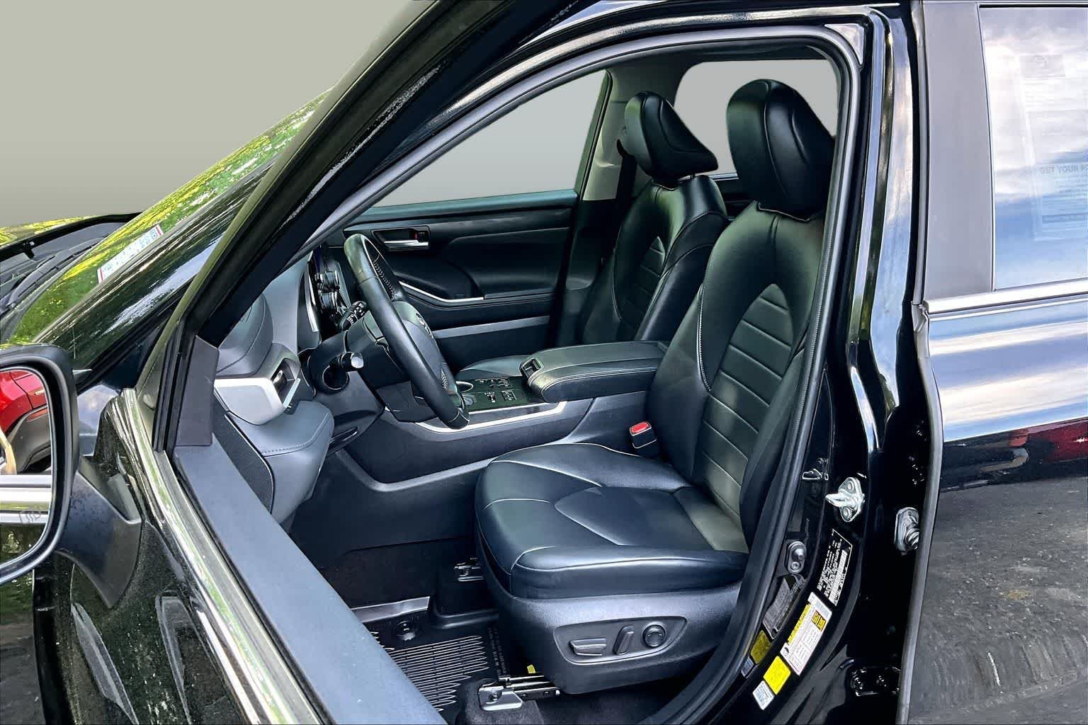 Used 2023 Midnight Black Metallic Toyota XLE image 9