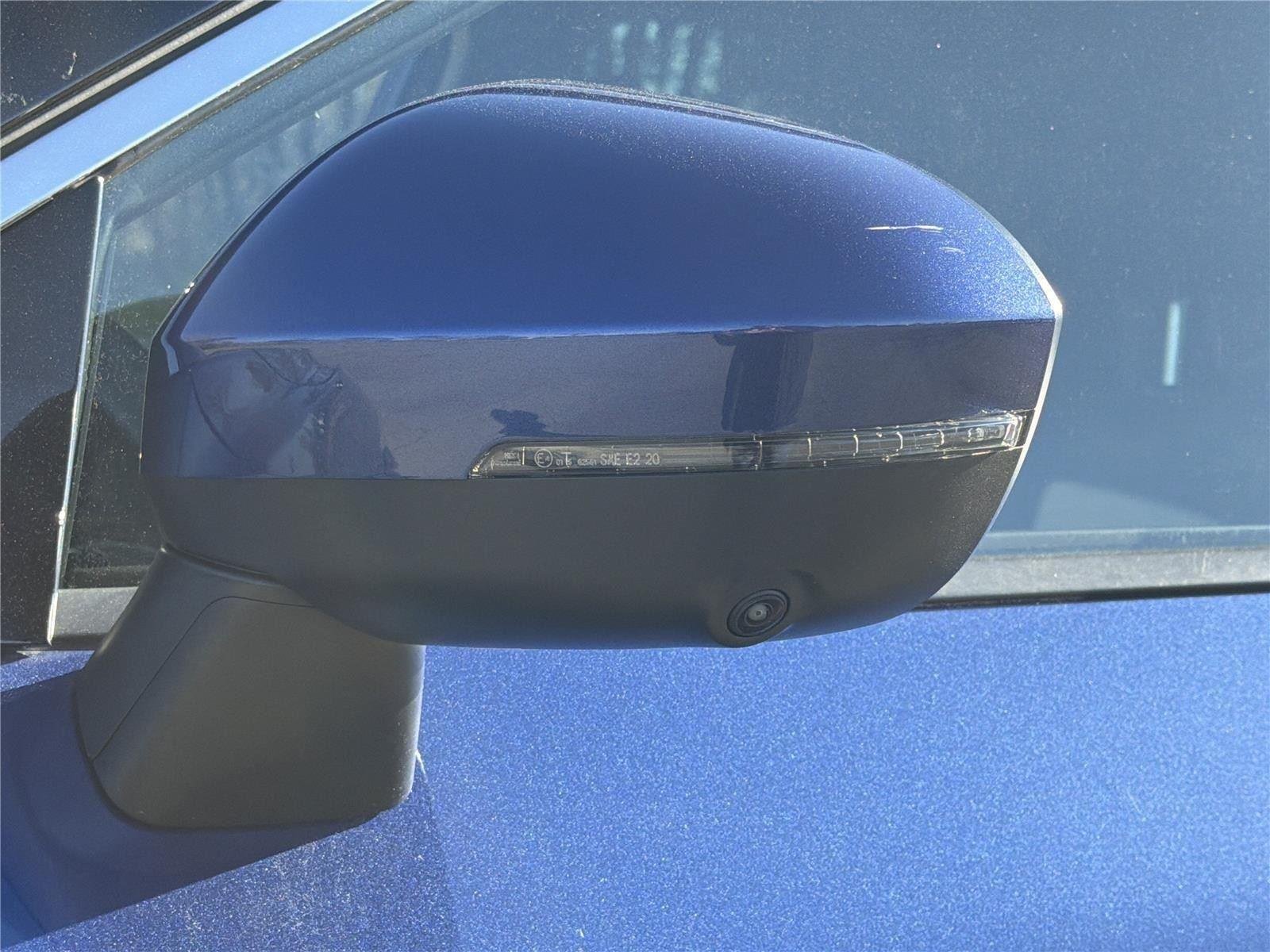 Used 2023 Caspian Blue Metallic Nissan Platinum image 32