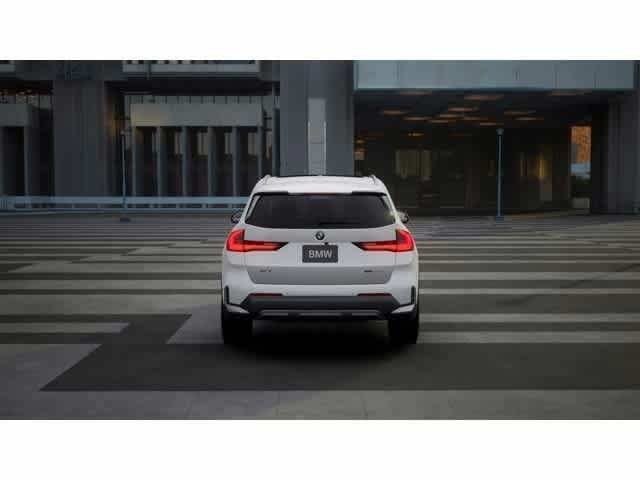Used 2026 Alpine White BMW xDrive28i image 5