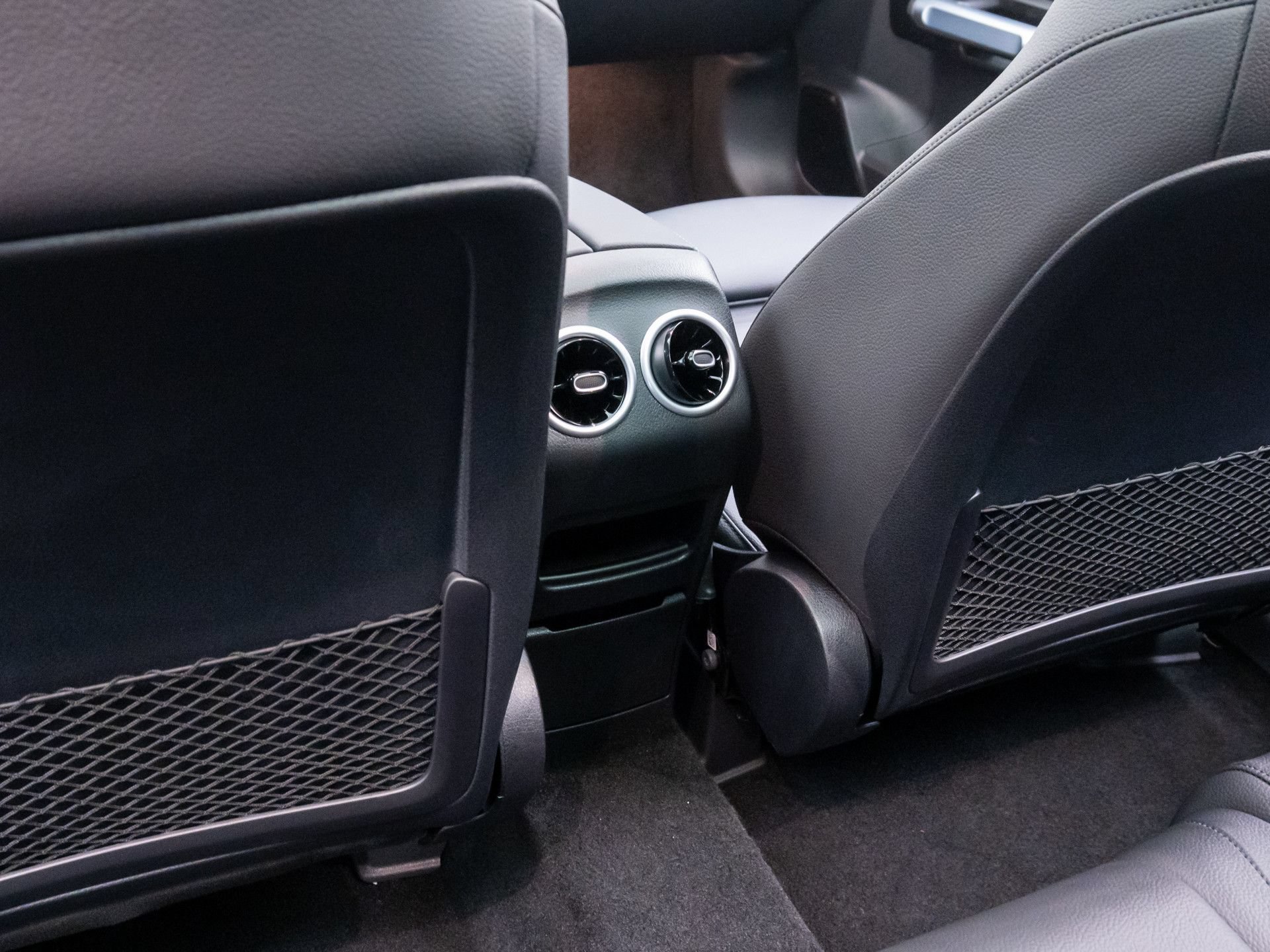 New 2026 Mountain Grey Metallic Mercedes-Benz GLB 250 image 60
