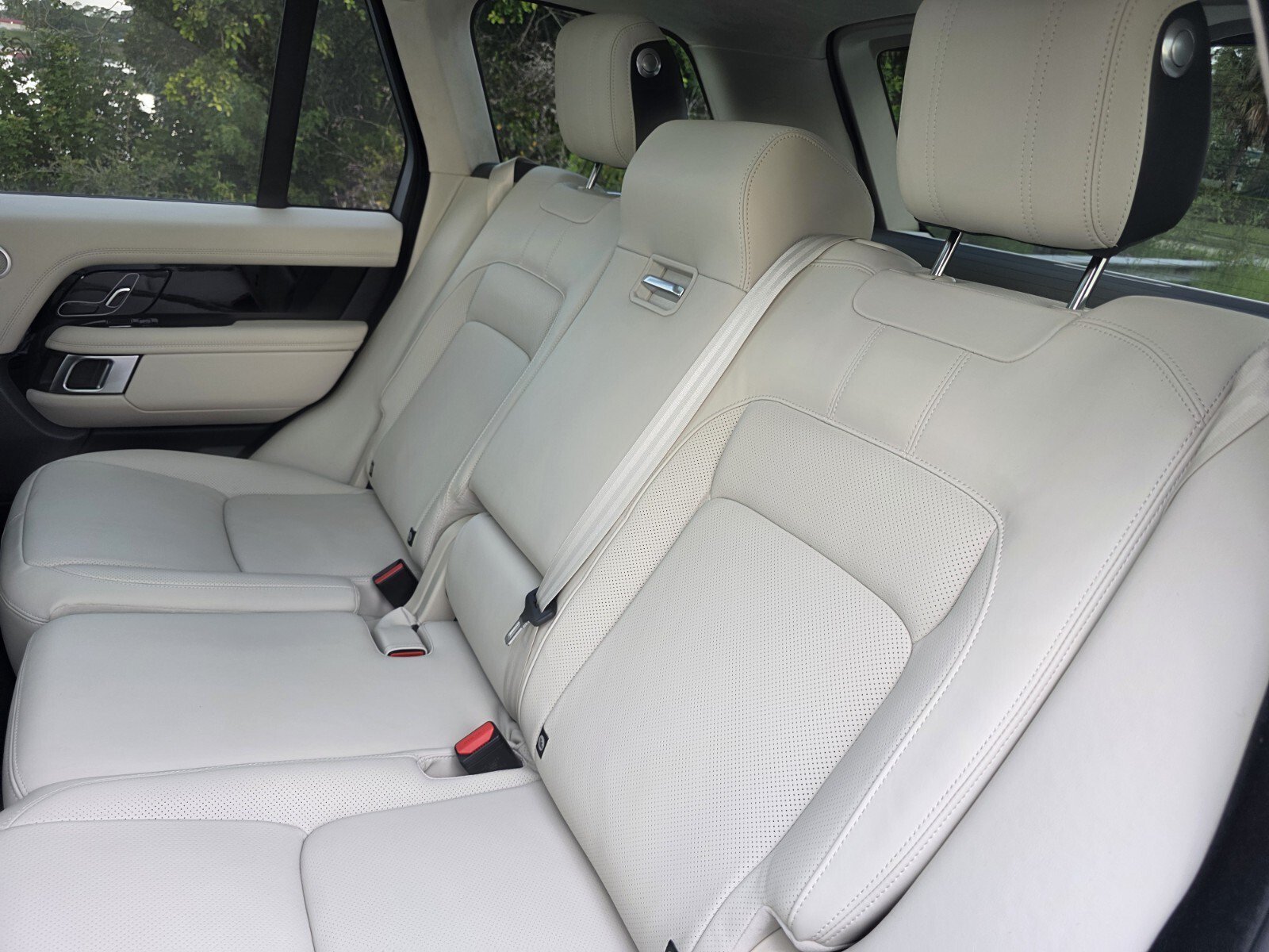 Used 2021 Ivory Land Rover P525 Westminster image 16