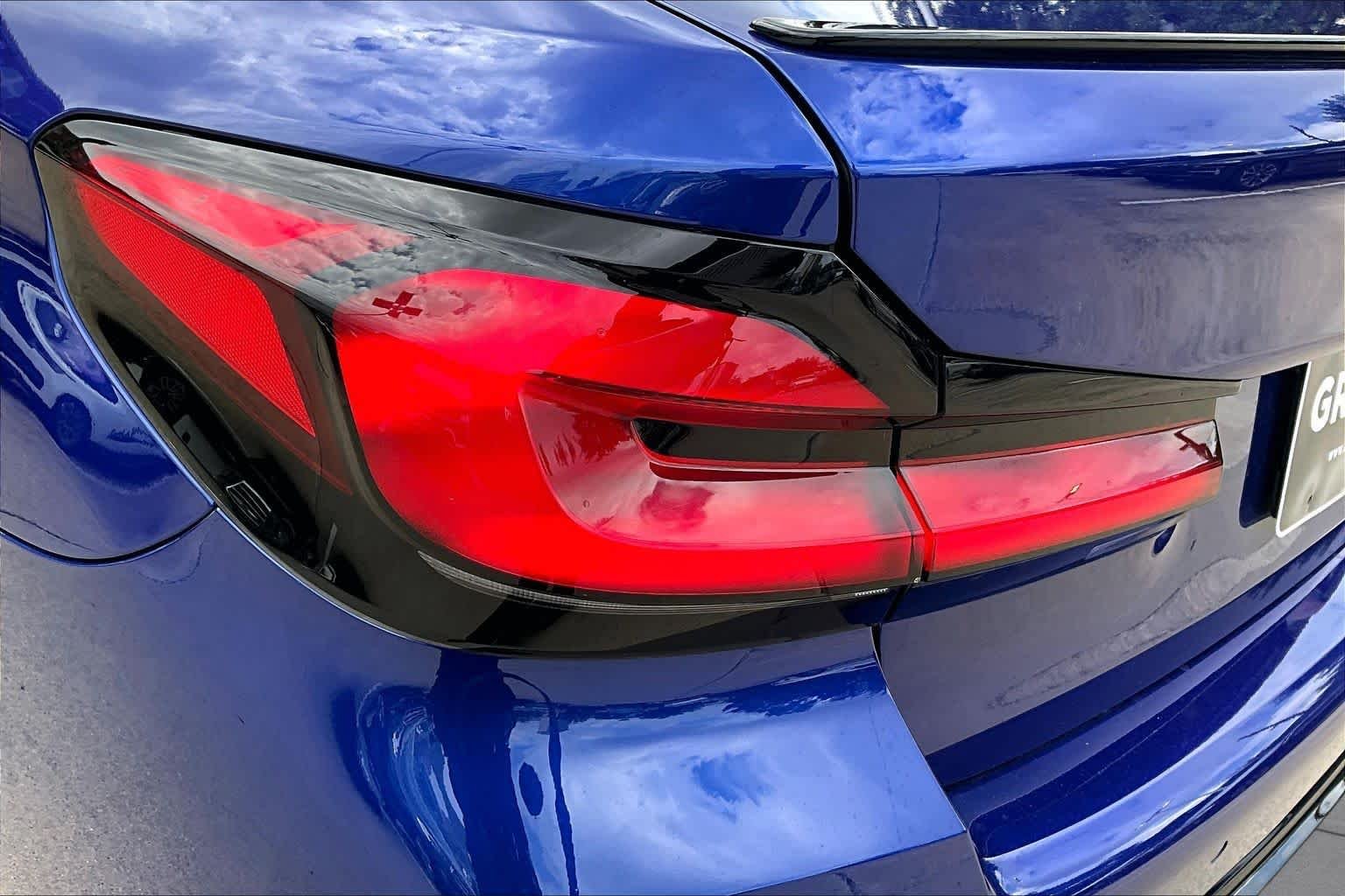 Used 2022 Marina Bay Blue Metallic BMW  image 28