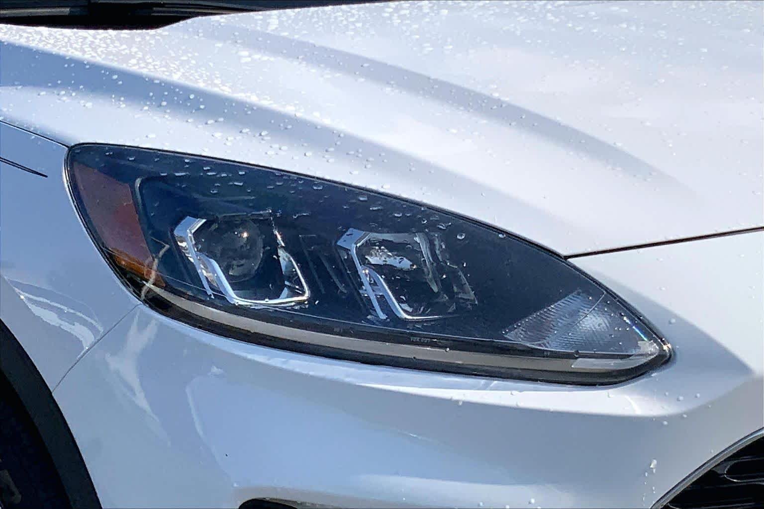 Certified Used 2021 Oxford White Ford SE image 24