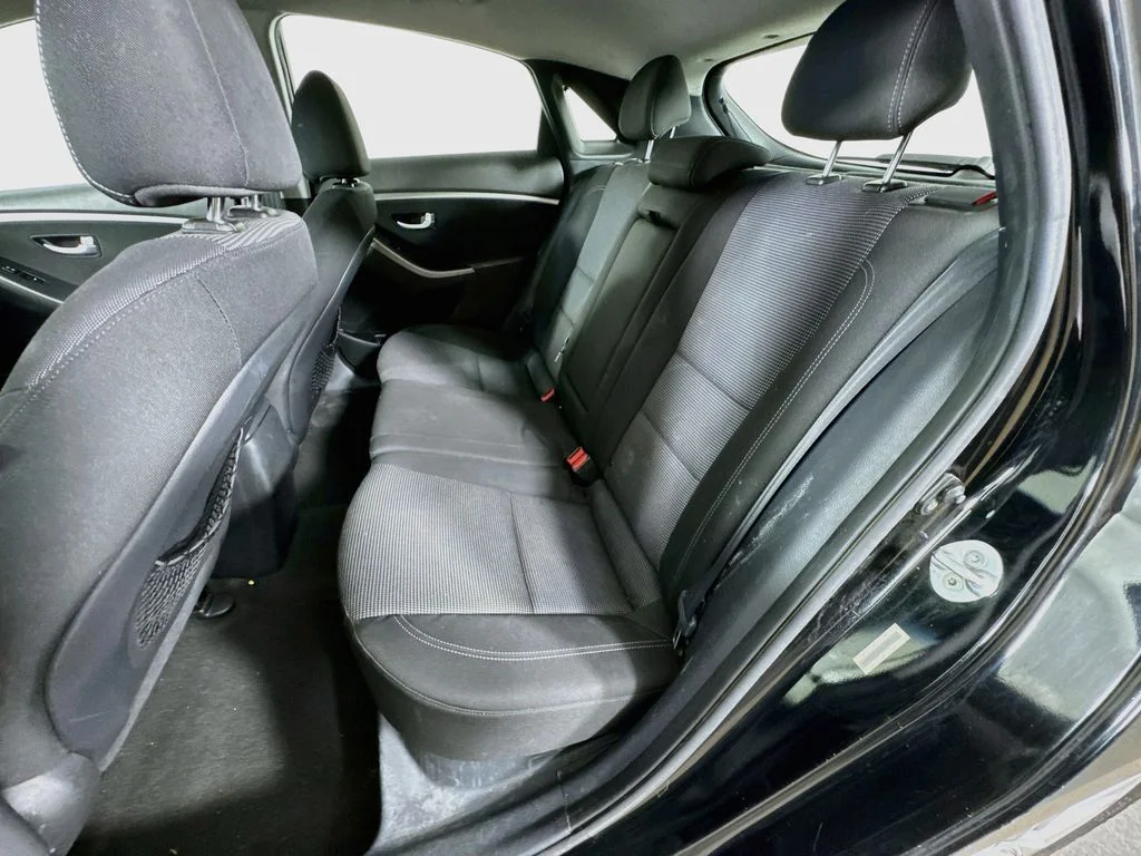 Used 2013 Black Hyundai Base image 27