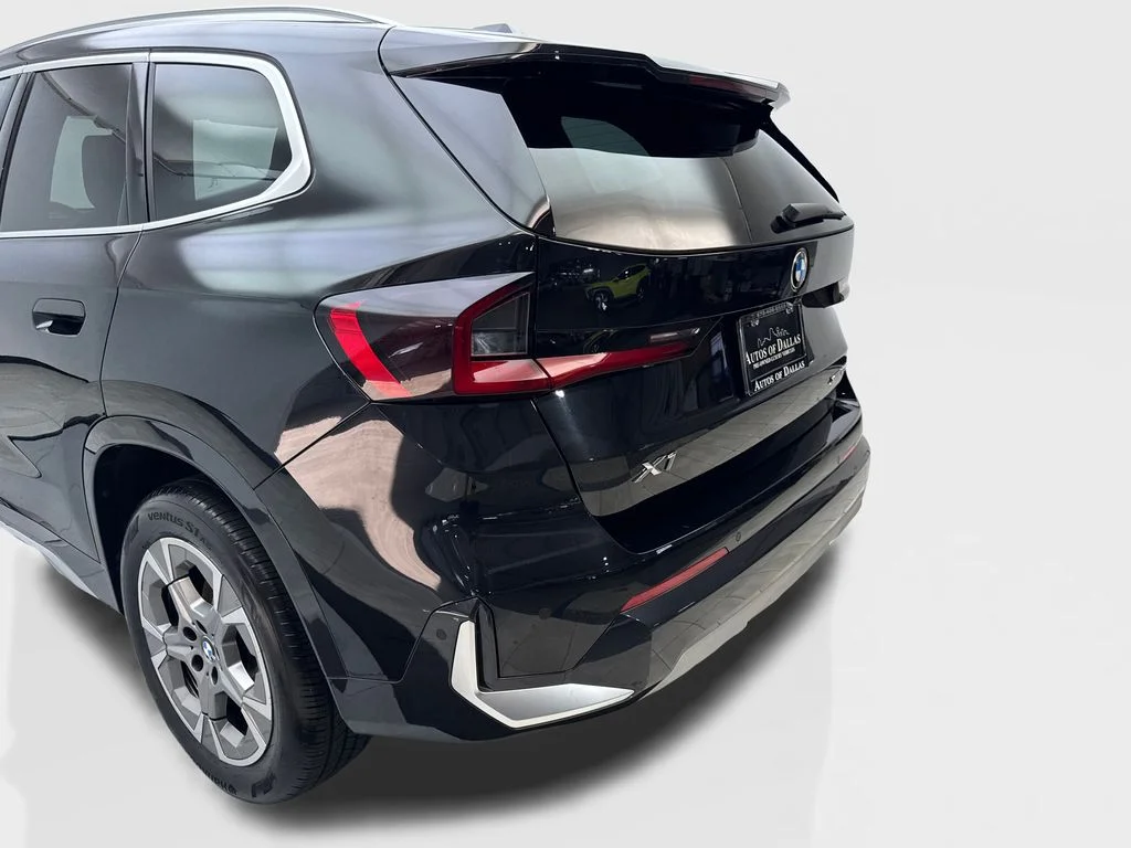 Used 2026 Black BMW xDrive28i image 19