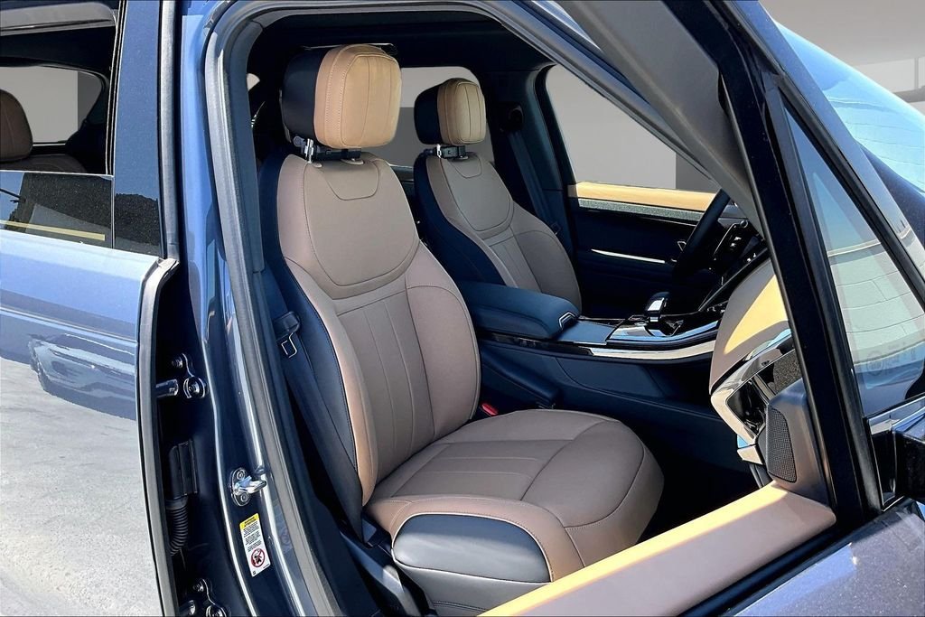 New 2026 VARESINE BLUE Land Rover Dynamic SE image 11