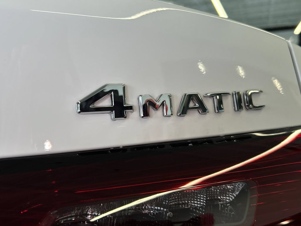 New 2027 Polar White Mercedes-Benz GLC 300 image 30