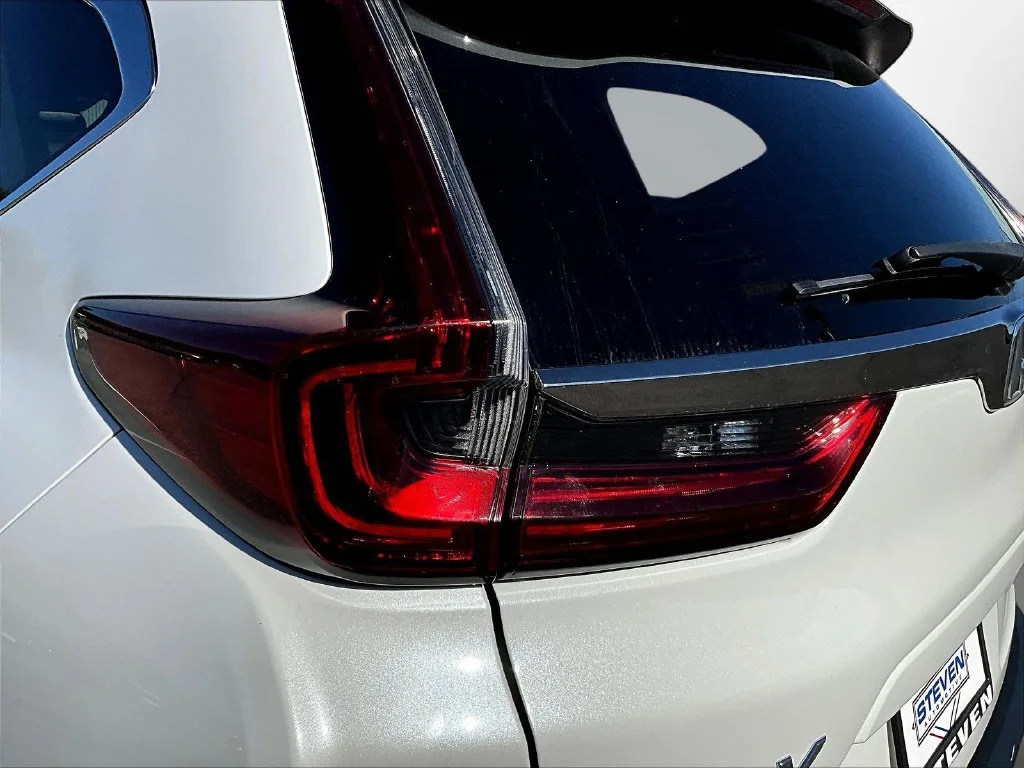 Used 2022 White Honda EX image 23